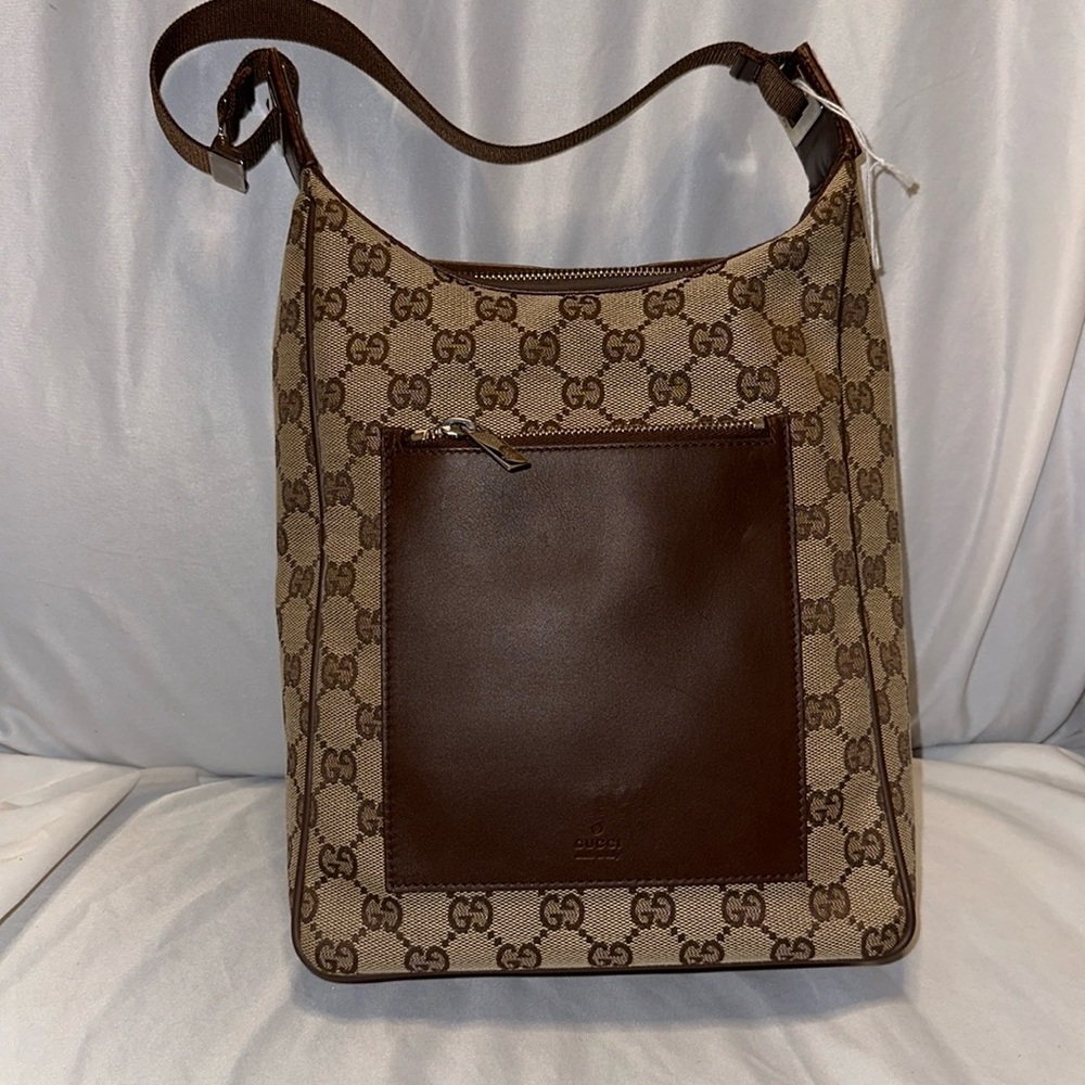 EUC: Authentic Gucci Monogram GG Supreme Canvas Hobo Shoulder Bag GG unsex bag.